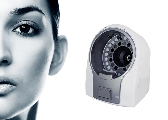 Machine d'essai d'âge de peau de 8800 illuminations/machine soin de visage avec la lumière ISO9001 de RVB