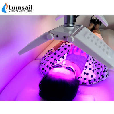 Peau de STATION THERMALE serrant la machine de PDT LED Phototherapy avec le photon de 4 couleurs pour le traitement de visage